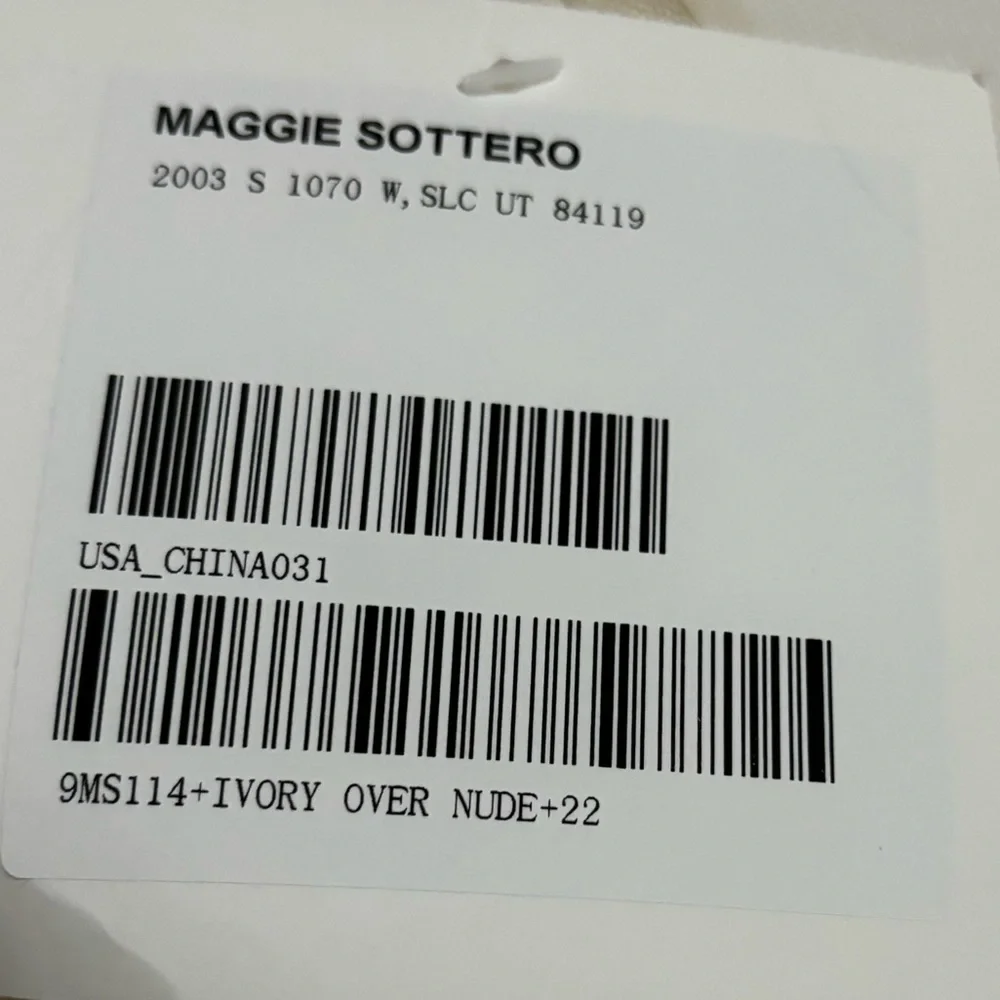 Maggie Sottero Wedding Gown size 22 - Picture 6 of 6